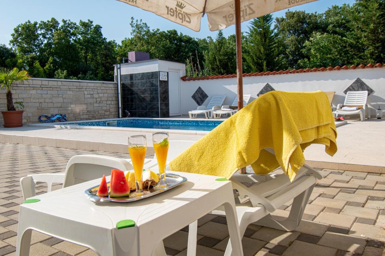 Apartments With Pool In Pula,Croatia Zewnętrze zdjęcie
