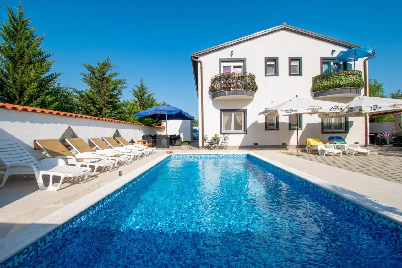Apartments With Pool In Pula,Croatia Zewnętrze zdjęcie