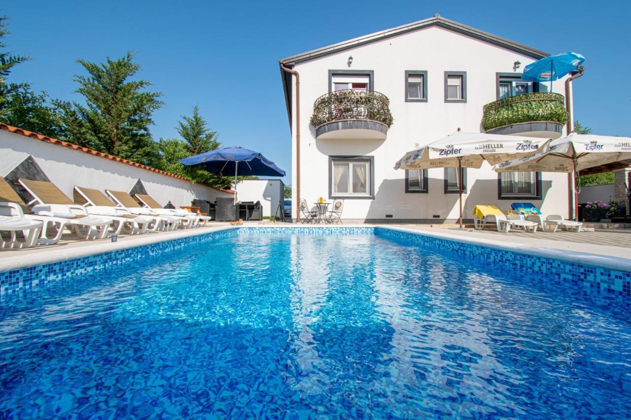 Apartments With Pool In Pula,Croatia Zewnętrze zdjęcie