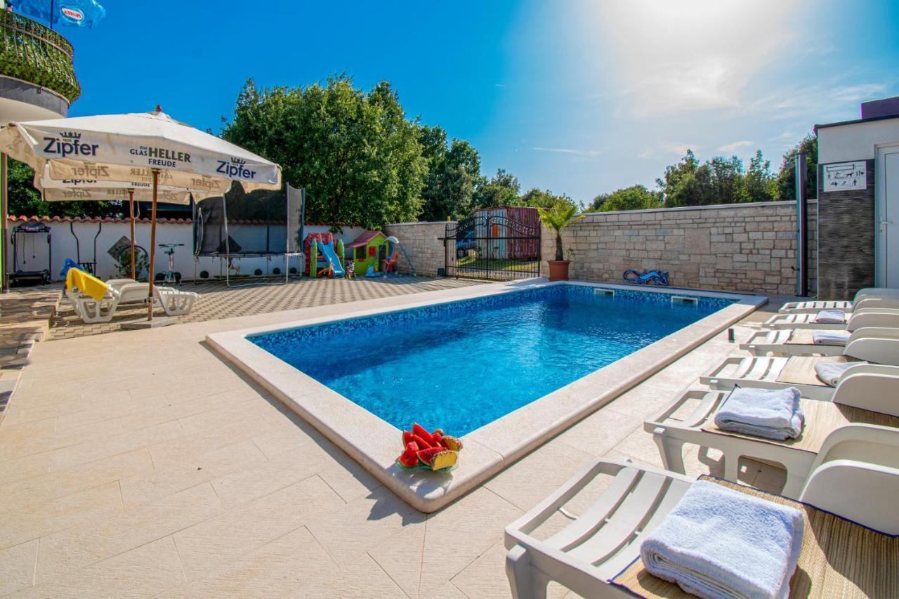 Apartments With Pool In Pula,Croatia Zewnętrze zdjęcie