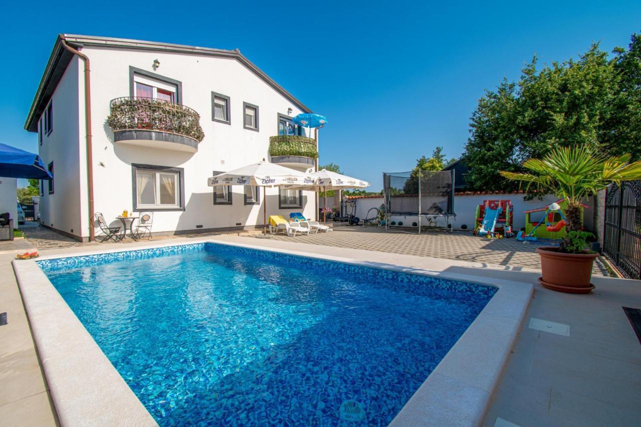 Apartments With Pool In Pula,Croatia Zewnętrze zdjęcie